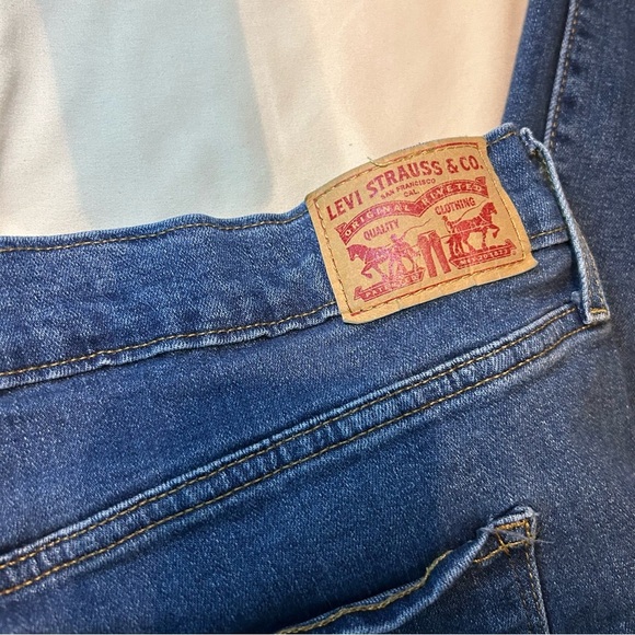 Levi’s 724 High Rise Straight Jeans Size 34 Distressed Blue Denim - Picture 10 of 10